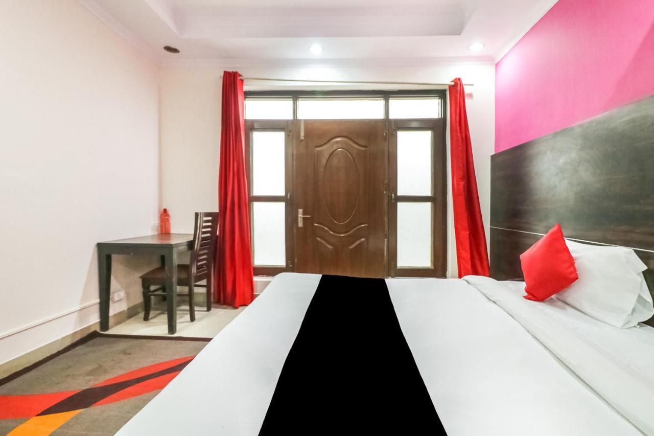 Capital O Hotel Bms Near Appu Ghar Gurgaon Extérieur photo