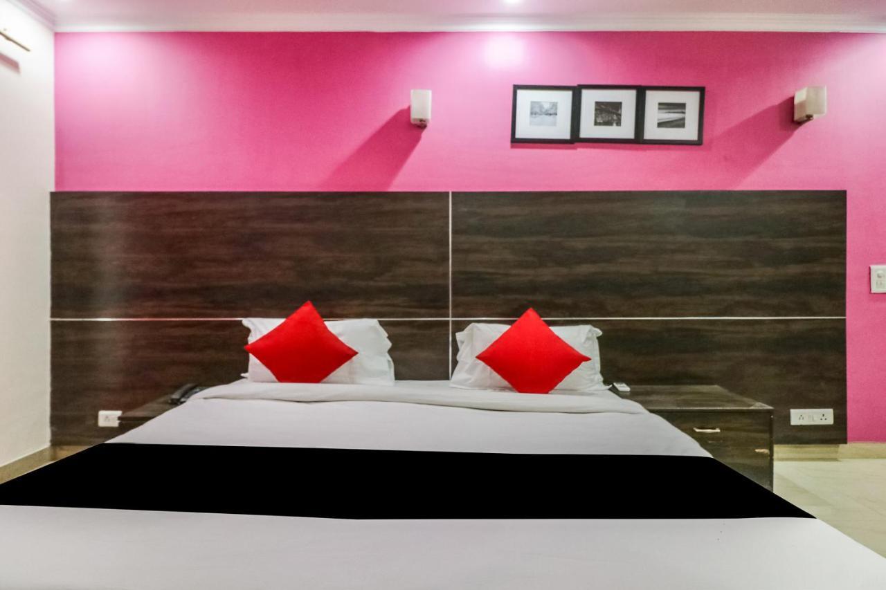 Capital O Hotel Bms Near Appu Ghar Gurgaon Extérieur photo